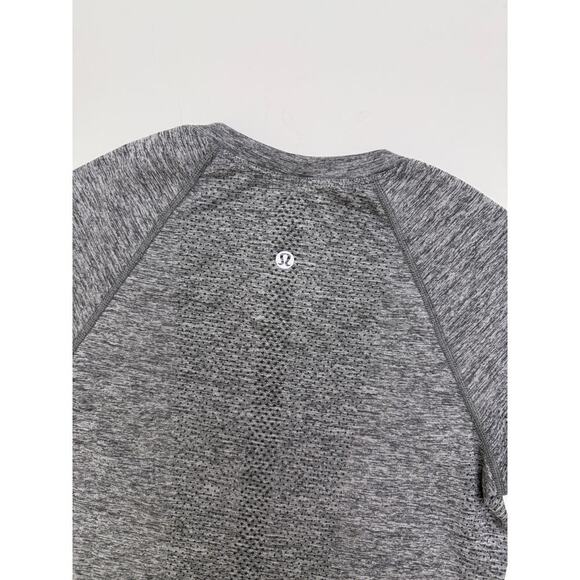 Lululemon grey swifthy tech short sleeve 2.0 - size 4 - Picture 3 of 5